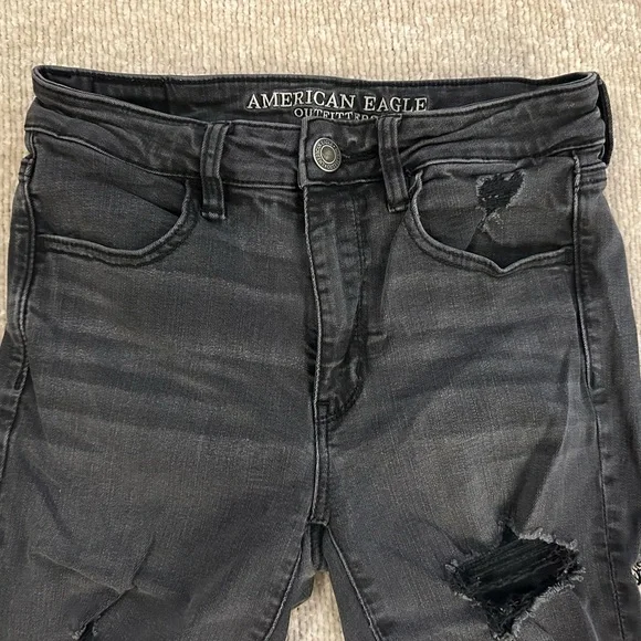 AEO Skinny Extra Stretch Hi-Rise Distressed Jeggings - Size 6 - Picture 4 of 7